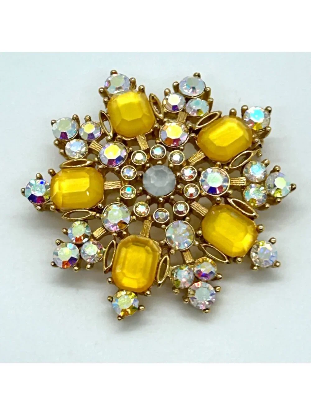 Vintage Yellow Aurora Borealis Brooch Gold-tone Acrylic Stone Statement Sunburst